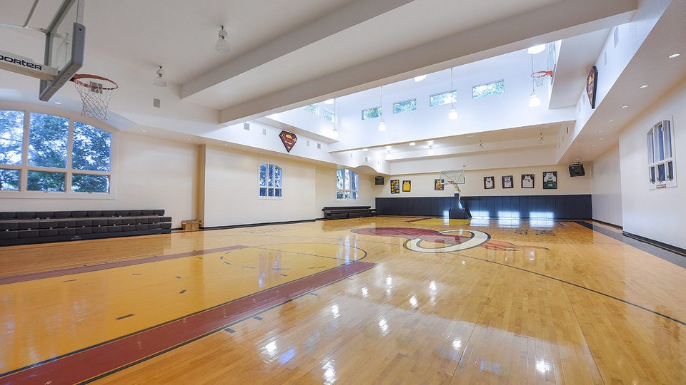 Fascinated by the expensive amenities inside Shaquille O'Neal's villa $28M at in Orlando