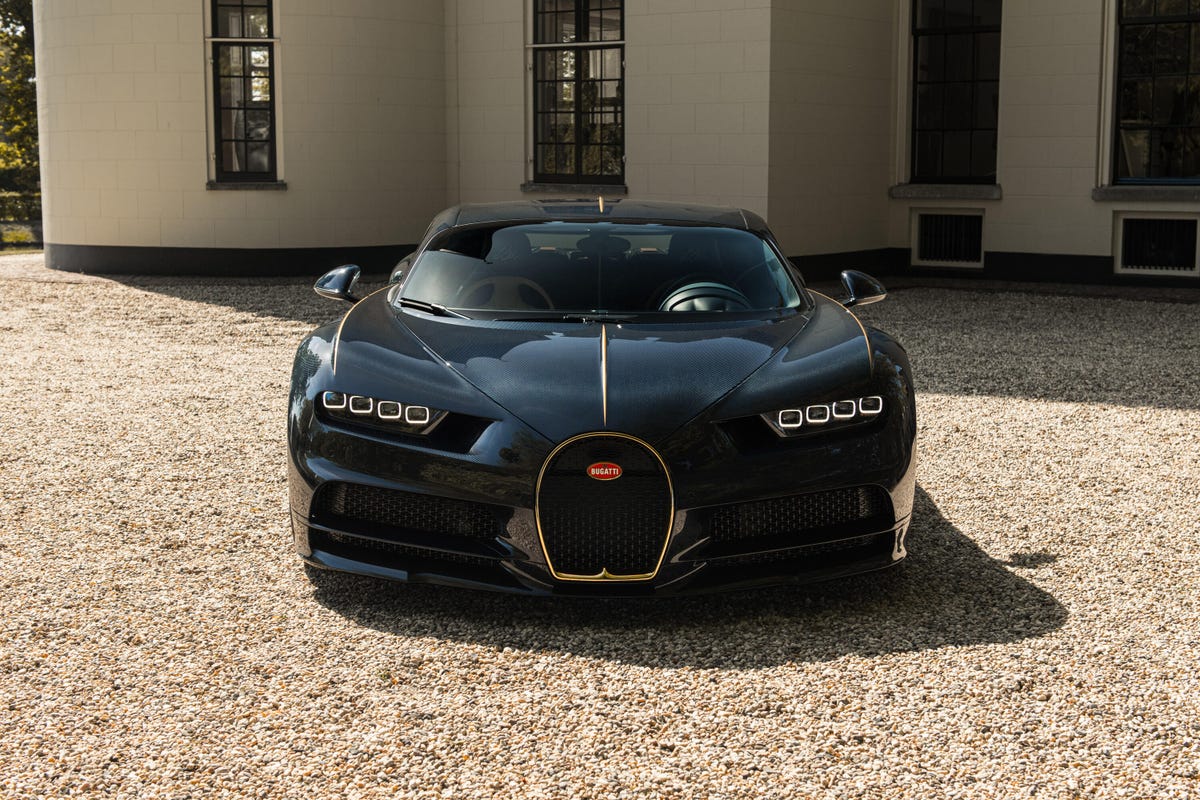 Rick Ross test drive the unique Bugatti Chiron, will it become the 101 in his supercar collection? WowwwW!