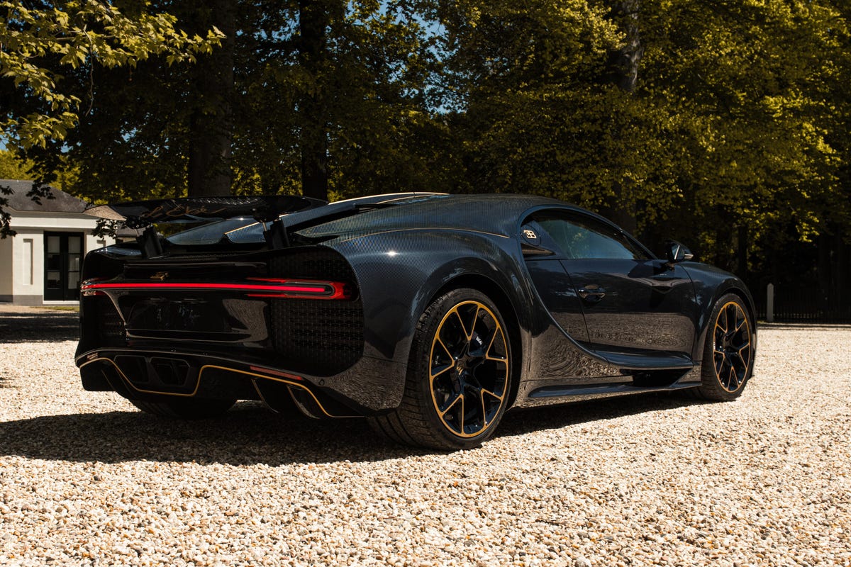 Rick Ross test drive the unique Bugatti Chiron, will it become the 101 in his supercar collection? WowwwW!