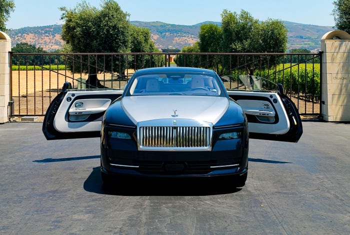 A Glimpse Inside the $420,000 Rolls-Royce Spectre: Luxury Meets Innovation in the Electric Realm