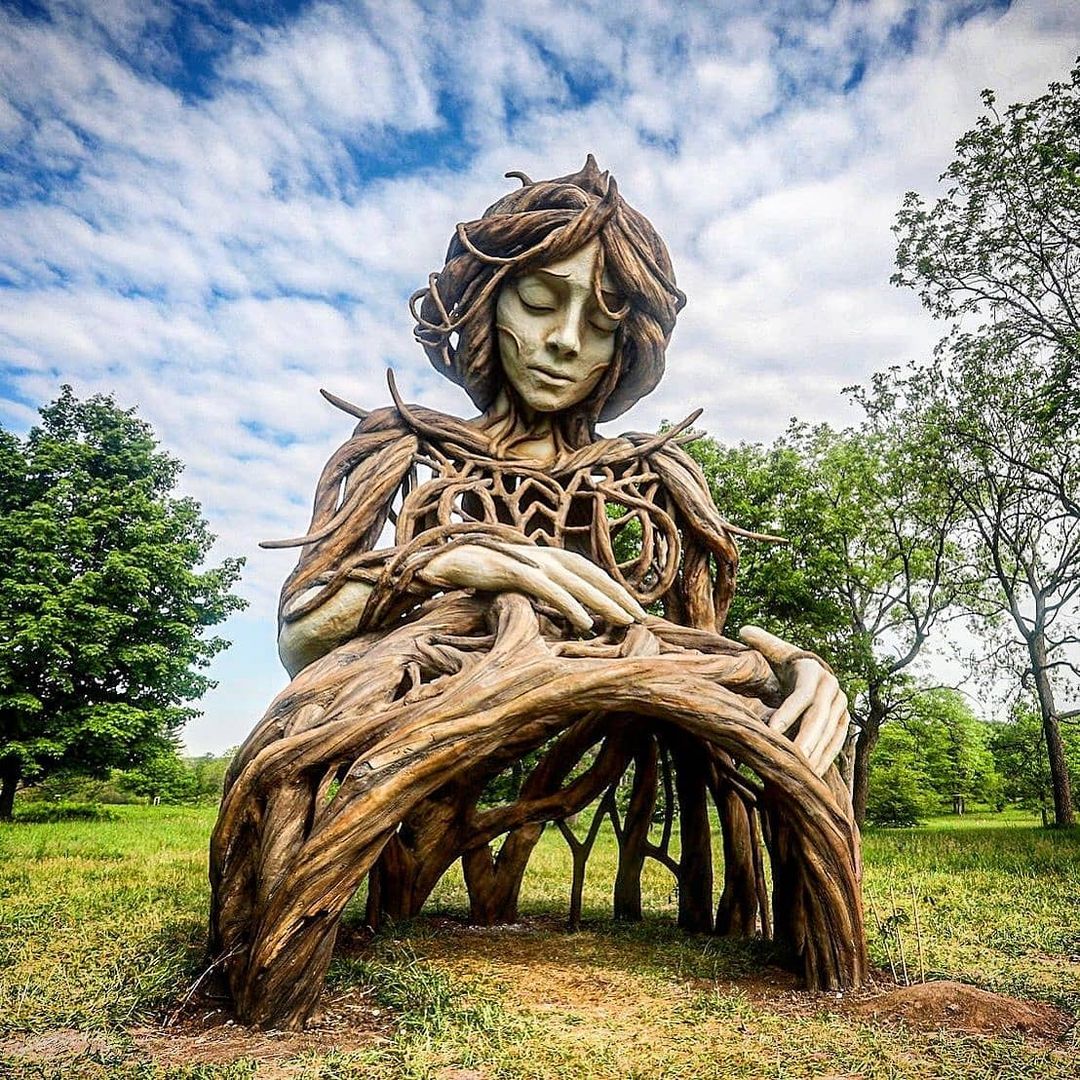 Dive into Awe: The Magical "UMI" Sculpture by Daniel Popper in Lisle, Illinois.