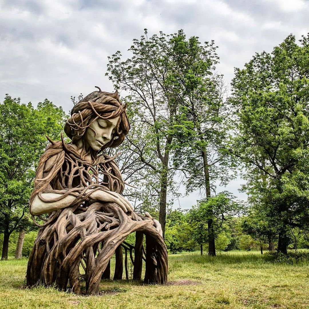 Dive into Awe: The Magical "UMI" Sculpture by Daniel Popper in Lisle, Illinois.