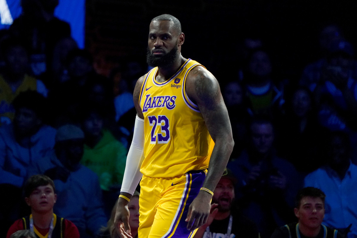 SAD NEWS: LeBron James is injured